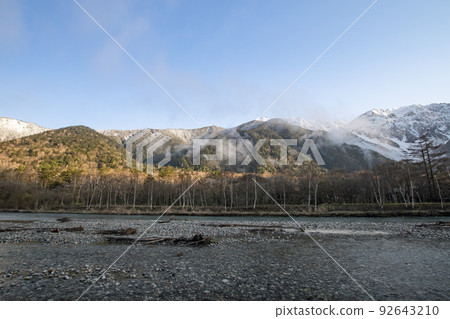 A beautiful view of Kamikochi in the early morning 92643210