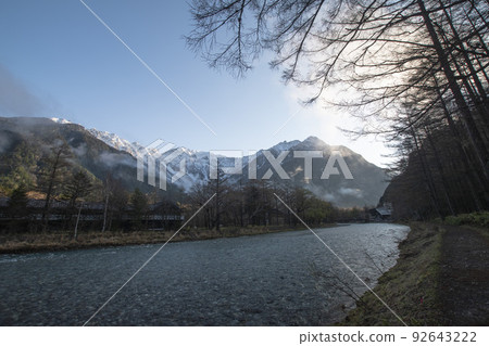 清晨上高地的美麗景色 清晨上高地的美麗景色 92643222