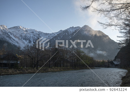 A beautiful view of Kamikochi in the early morning A beautiful view of Kamikochi in the early morning 92643224