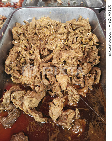 Thai food is " Mu Thod " made from pork and ingredient the will fried should 92645120