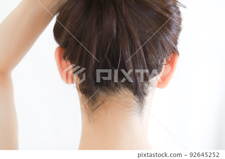 Woman's nape neck circumference Woman's nape neck circumference 92645252