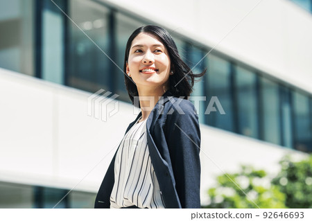 Outdoor portrait of career woman Outdoor portrait of career woman 92646693