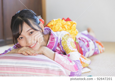 浴衣女性肖像 92647201