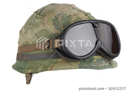 US Army helmet Vietnam war period with camouflage cover goggles US Army helmet Vietnam war period with camouflage cover goggles 92652257