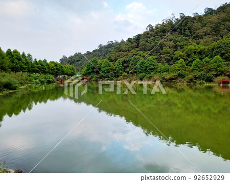 Yilan 92652929