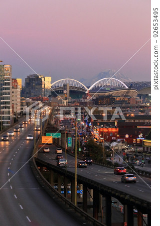 Night view of Seattle, Washington, USA 92653495