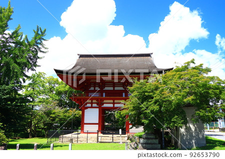 岡崎市瀧山寺山門風景 92653790
