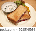 早餐菜單火腿沙拉吐司三明治 早餐菜單火腿沙拉吐司三明治 92654564