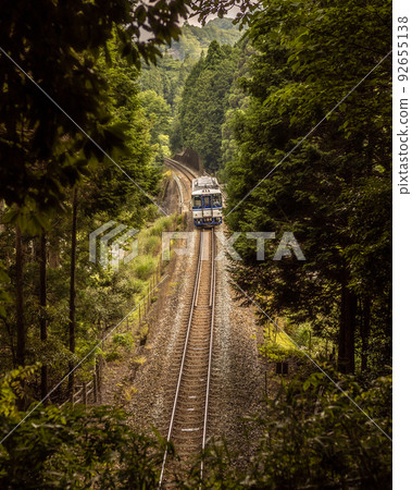 The Chizu Express Line running through Sayo Town, Hyogo Prefecture The Chizu Express Line running through Sayo Town, Hyogo Prefecture 92655138
