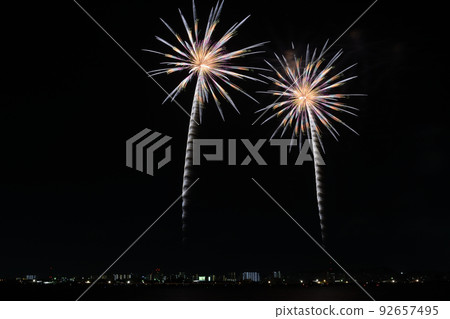 Kuwana Fireworks <Kuwana Suigo Fireworks Festival> 92657495