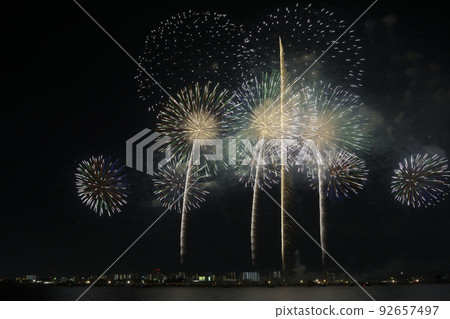 Kuwana Fireworks <Kuwana Suigo Fireworks Festival> 92657497