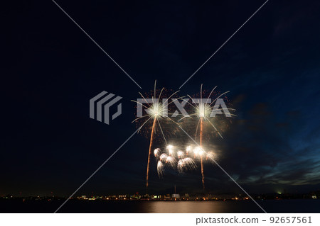 Kuwana Fireworks <Kuwana Suigo Fireworks Festival> 92657561