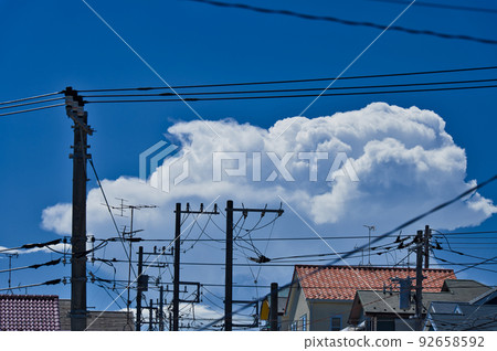 Hazawa-cho, Kanagawa-ku, summer town scenery with majestic cumulus clouds Hazawa-cho, Kanagawa-ku, summer town scenery with majestic cumulus clouds 92658592
