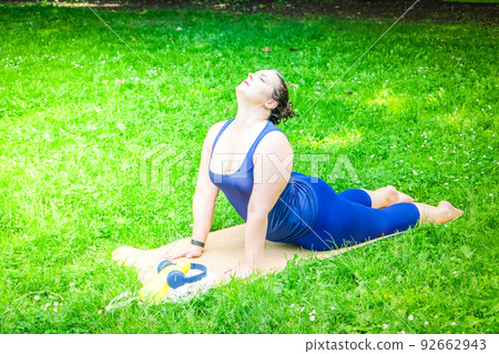 woman and sports 92662943