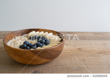 Healthy breakfast on a wooden table Healthy breakfast on a wooden table 92666944