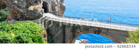 road of Amalfi coast, Italy 92668334