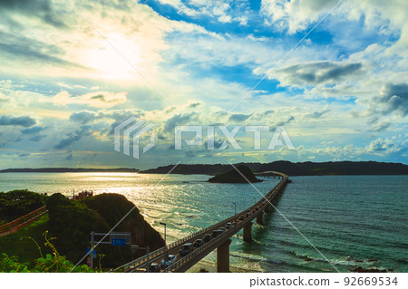 Tsunoshima Bridge Evening view (Shimonoseki City, Yamaguchi Prefecture) 92669534