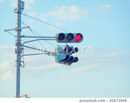 Bulb-type traffic light with horizontal canopy Bulb-type traffic light with horizontal canopy 92671606