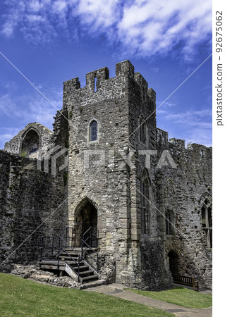 Remains of Chepstow Castle (Castell Cas-gwent) Remains of Chepstow Castle (Castell Cas-gwent) 92675062