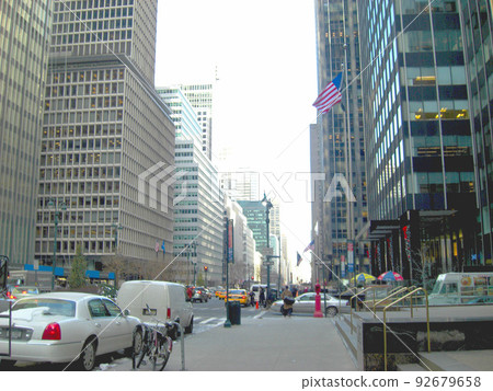 Manhattan's office district in winter for Christmas 92679658