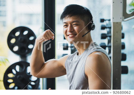 健身男性肌肉健美 健身男性肌肉健美 92680062