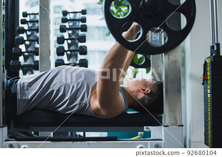 健身男性肌肉健美 92680104