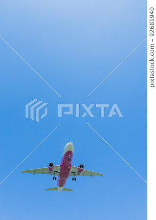 "Airplane" Airbus Airbus A320-214 (A320ceo family) 92681940