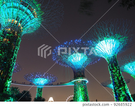 新加坡超級樹點亮 92685922