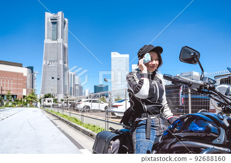 橫濱旅遊女騎手擦汗 橫濱旅遊女騎手擦汗 92688160