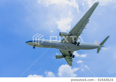 "Airplane" Airbus Airbus A330-300 A330-302 92688628