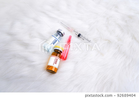 Monkeypox and smallpox virus vaccine bottle (MPXV) ,medicine ampoule and syringe Monkeypox and smallpox virus vaccine bottle (MPXV) ,medicine ampoule and syringe 92689404