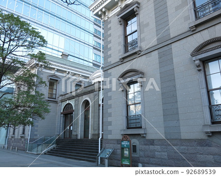 在舊新橋站舊址上複製的舊新橋站站房 在舊新橋站舊址上複製的舊新橋站站房 92689539