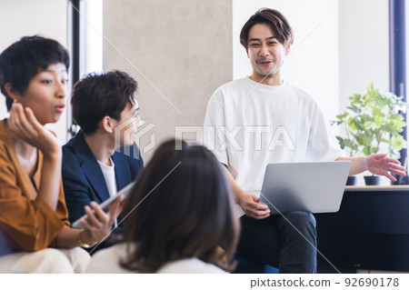 商務人士 92690178
