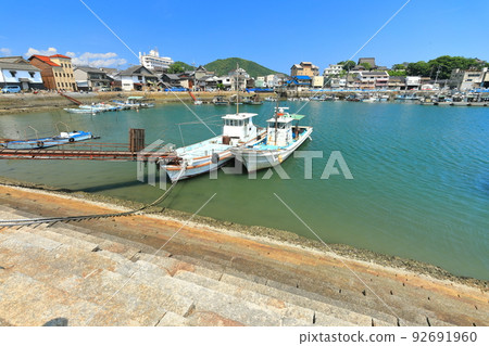 [廣島縣]天氣晴朗的鞆浦港 92691960