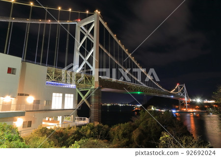 關門橋（關門海峽）的夜景 92692024