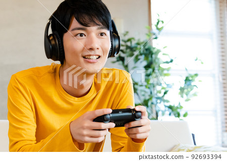 打比賽的年輕人 打比賽的年輕人 92693394