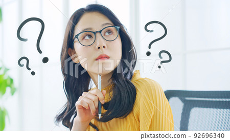 A woman with doubt 92696340
