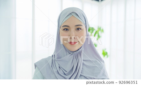 Business woman with hijab 92696351
