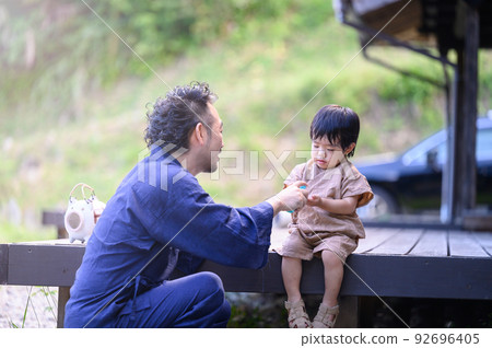Parent and child repelling insects 92696405
