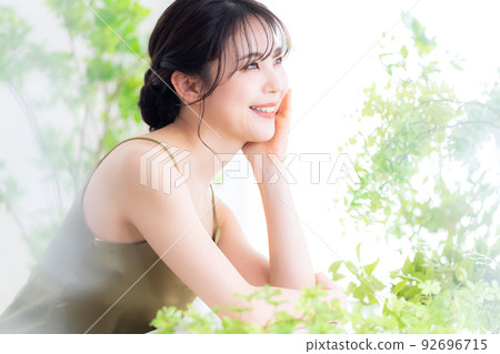 Female beauty beauty make-up skin care Female beauty beauty make-up skin care 92696715