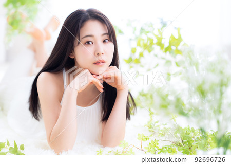 Female beauty beauty make-up skin care 92696726