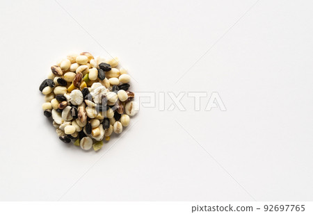 16-grain rice, healthy millet, cereals 92697765