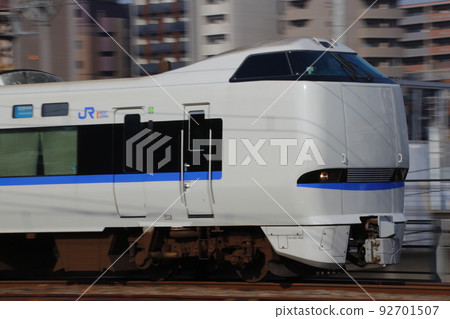 Limited Express Thunderbird (683 series new paint: Osaka⇔Kanazawa-Wakura Onsen) 92701507