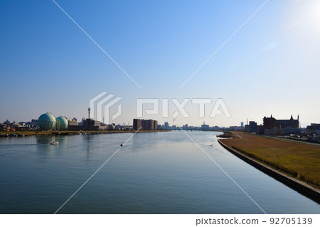 Scenery of the mouth of the Shinano River (Niigata Prefecture) 92705139