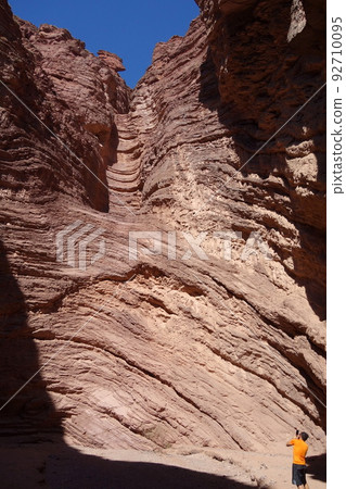 Singular place called Amphitheater, at Quebrada de las Conchas, or shells ravine. Cafayate, Argentina 92710095