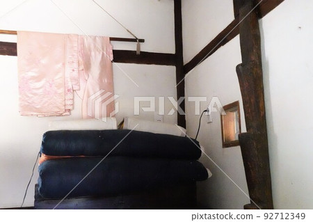 It is exhibited in the National Folk Museum of Korea. 92712349