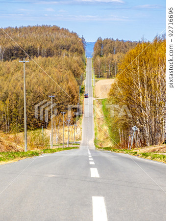 Shujitsu no Oka附近的直路（北海道旭川市） 92716696