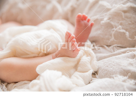 新生兒的腳 92718104