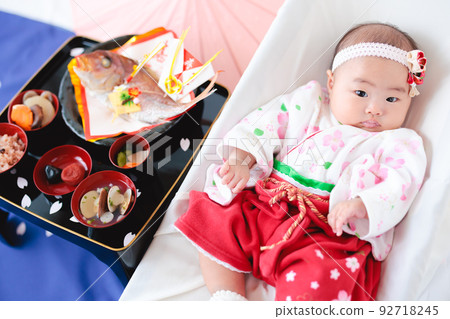 First meal 100 days celebration Commemorative photo baby First meal 100 days celebration Commemorative photo baby 92718245