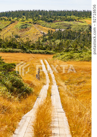 Japan's 100 Famous Mountains Hachimantai in Autumn Japan's 100 Famous Mountains Hachimantai in Autumn 92718656